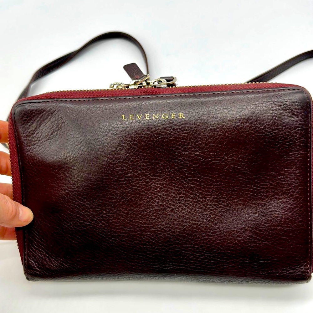 LEVENGER Carrie Convertible Clutch￼